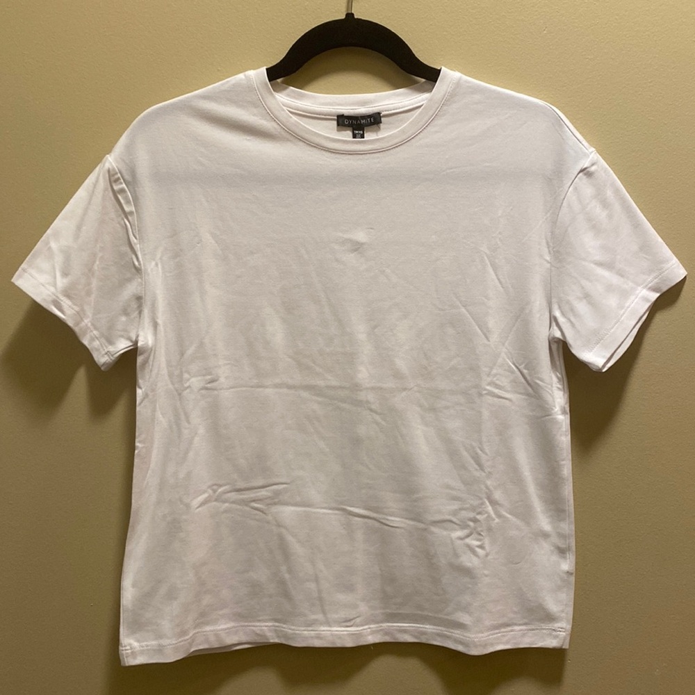 ✨NEW✨ DYNAMITE WHITE T-SHIRT